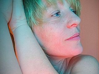 BlueEye_Girl free chat