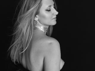 NikkiMistress free chat